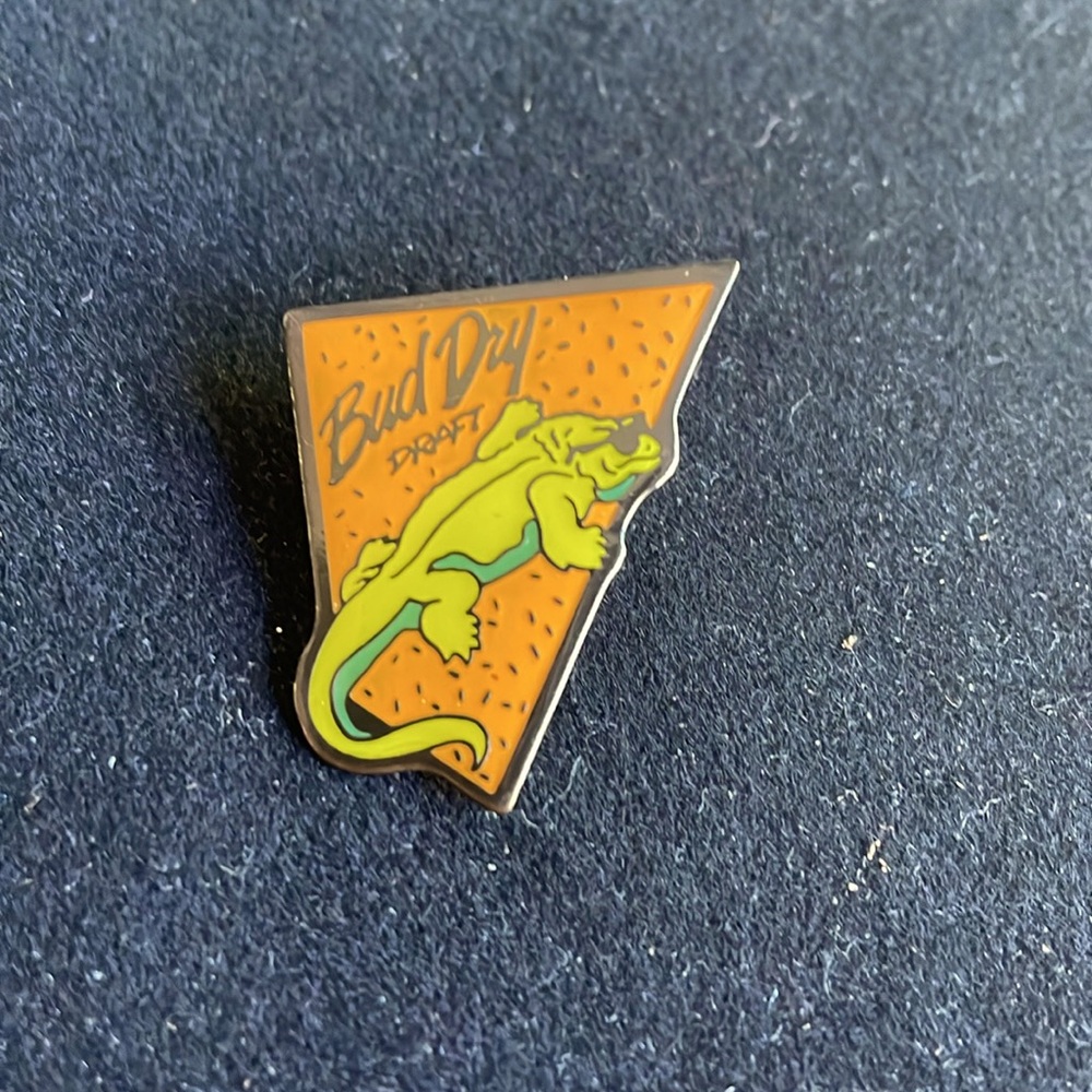 Bud Dry Draft Beer Bowl Lapel Pin